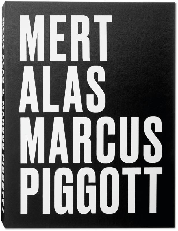 Frauen-Bilder: Mert Alas & Marcus Piggott