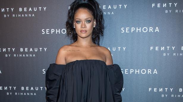 So bringt Rihanna ihre neuen Kurven zur Geltung