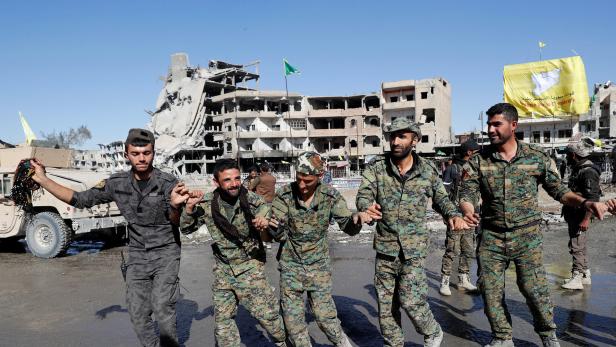 Militärbündnis erklärte komplette Befreiung von IS-Hochburg Raqqa