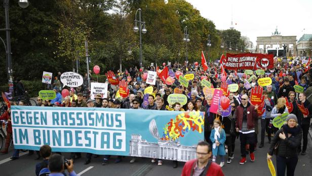 Tausende demonstrieren in Berlin gegen AfD