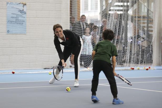 Wieder fit: Schwangere Kate gibt Tennis-Stunde
