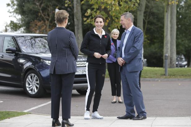Wieder fit: Schwangere Kate gibt Tennis-Stunde