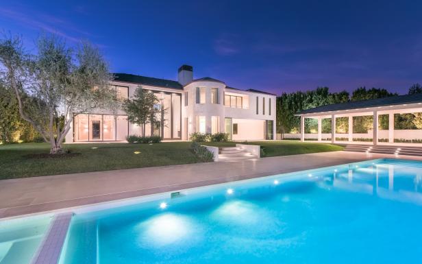 Kim Kardashian verkauft diese Villa mit fettem Gewinn
