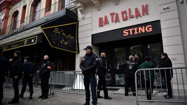 Frankreich gedenkt der Opfer der Pariser Terror-Anschläge