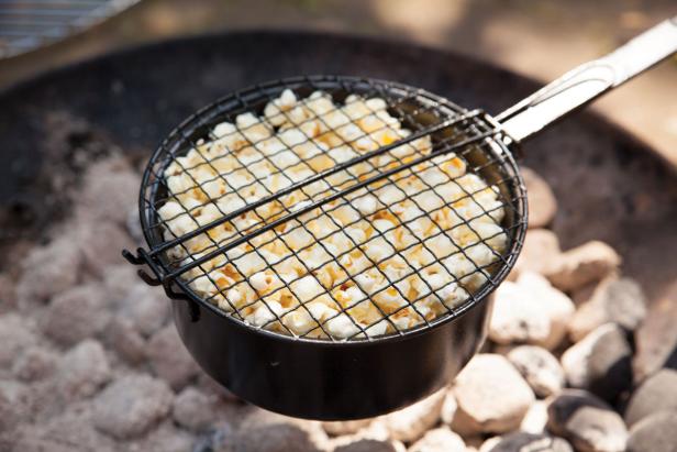 Mit Machete und Laserschwert grillen