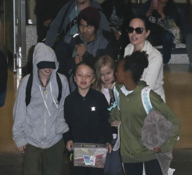 "Kinder werden verrückt": Jolies fragwürdige Erziehung