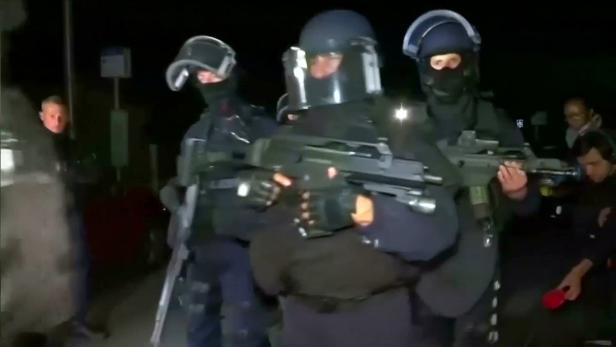 Frankreich: Polizistenmörder filmte sich live am Tatort