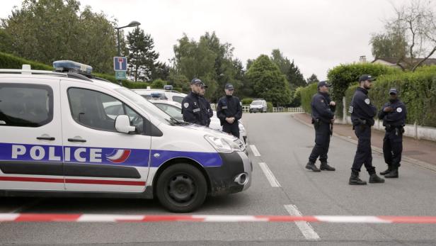 Frankreich: Polizistenmörder filmte sich live am Tatort