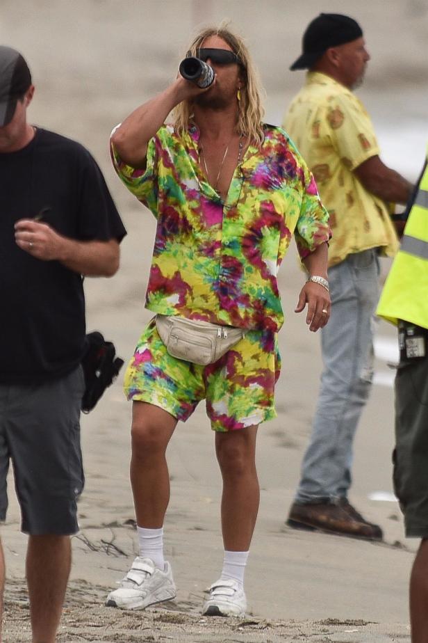 Betrunken am Strand: Wer ist dieser Hollywoodstar?