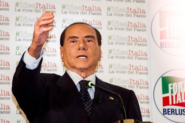 Das ist keine Wachsfigur, das ist der echte Berlusconi