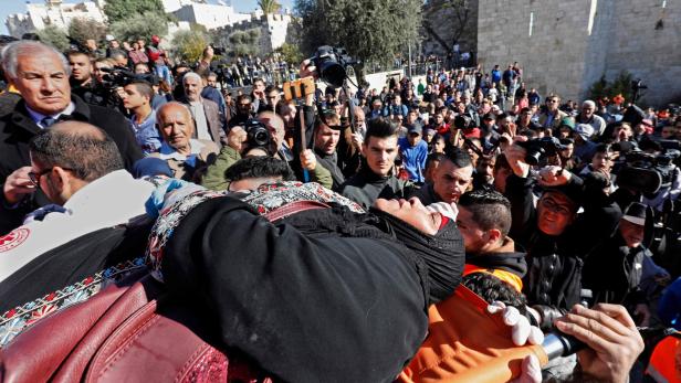 Jerusalem-Streit: Ein Toter und etwa 760 Verletzte