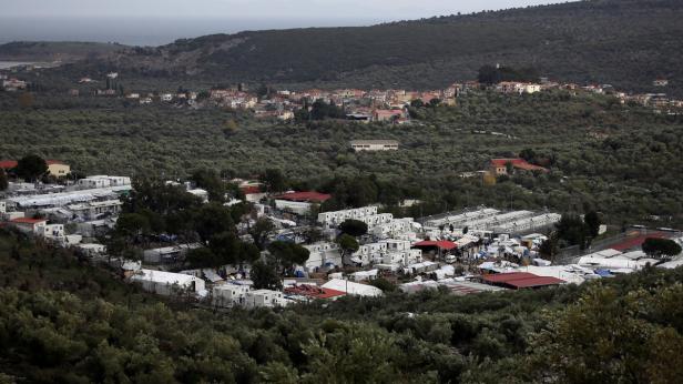 Flüchtlingslager auf Lesbos: "Überfüllt und außer Kontrolle"