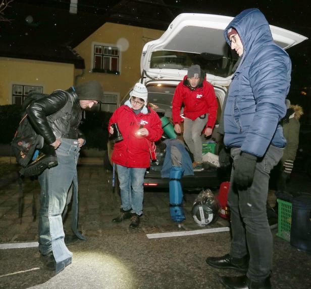 Auf Nachtstreetwork: "Johnny braucht nichts, Johnny hat alles"