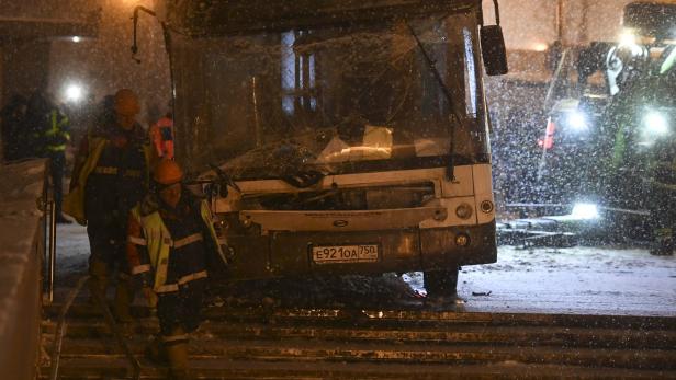 Busunglück in Moskau: Bremsversagen vermutet