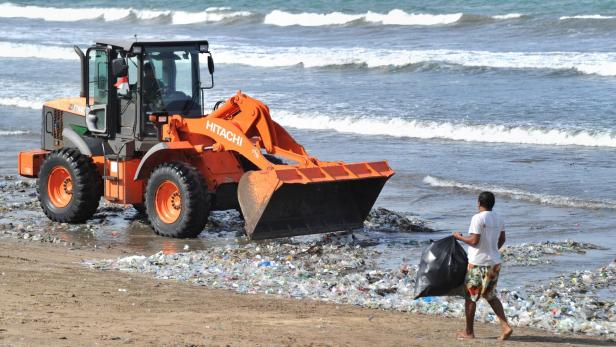 Paradies Bali? Strände versinken im Müll