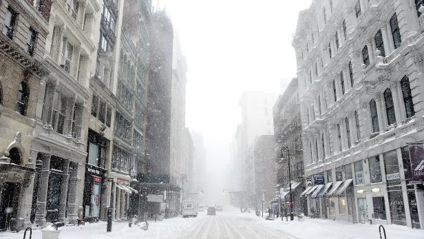 New York versinkt im Schnee