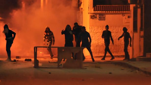 Proteste in Tunesien: 200 Festnahmen, dutzende Verletzte