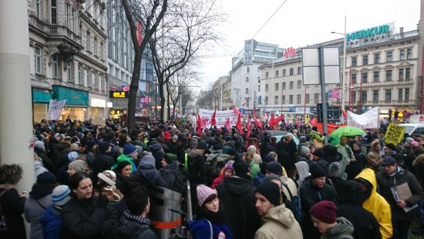 Live-Blog: Zehntausende demonstrieren gegen Regierung