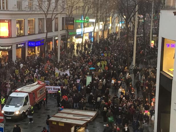 Live-Blog: Zehntausende demonstrieren gegen Regierung