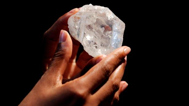 Fast unbezahlbar: Diamant mit 910 Karat gefunden