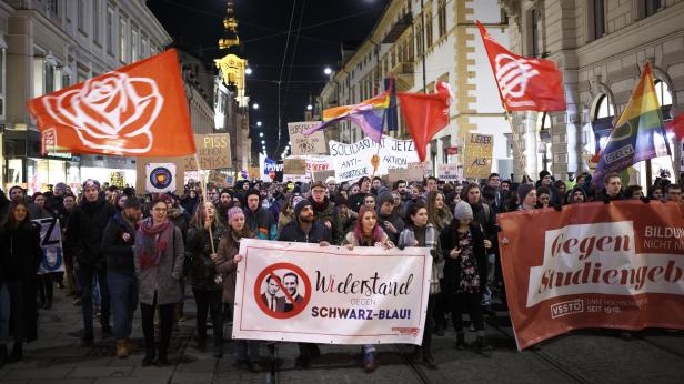 Grazer Akademikerball: Rund 400 Personen demonstrierten
