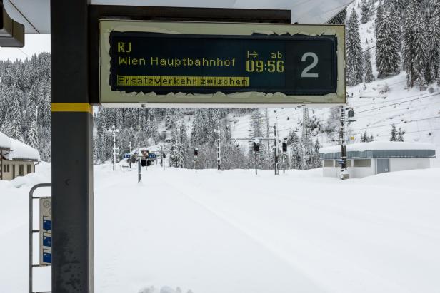 Lawinengefahr: Arlberg-Orte in Vorarlberg nicht erreichbar