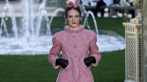 Chanel-Show: Lagerfelds neues Lieblings-Styling
