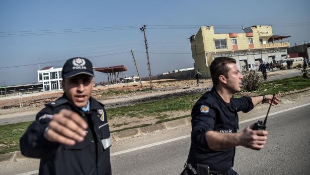 Türkische Grenzstadt in Angst vor kurdischen Raketen