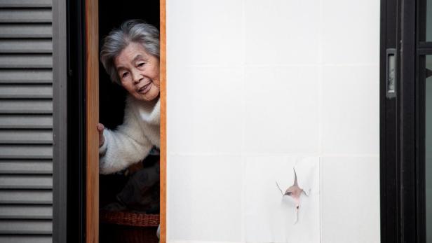 Japanische Uroma ist mit 89 Jahren ein Selfie-Star