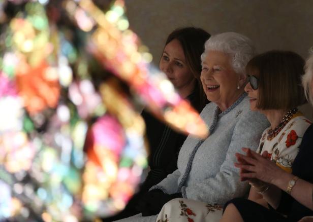 Königin Elizabeth besuchte erstmals Fashion Week
