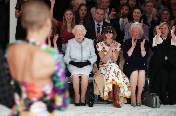 Wie die Fashion Week der Queen gefällt