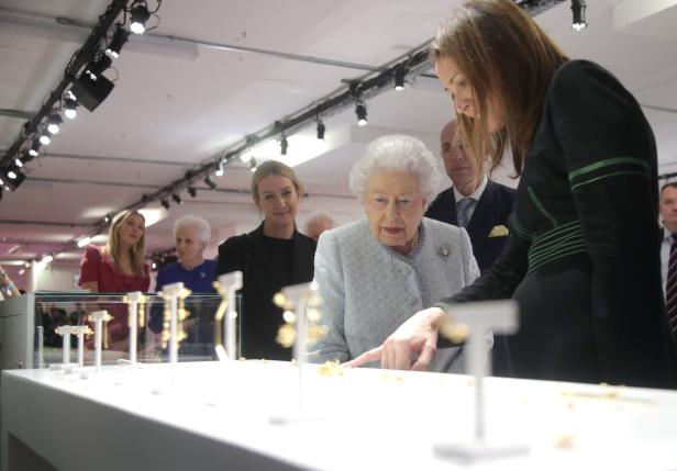 Königin Elizabeth besuchte erstmals Fashion Week