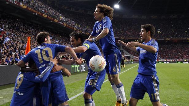 Chelsea-Spieler feiern ein Tor während eines Europa League-Finales.