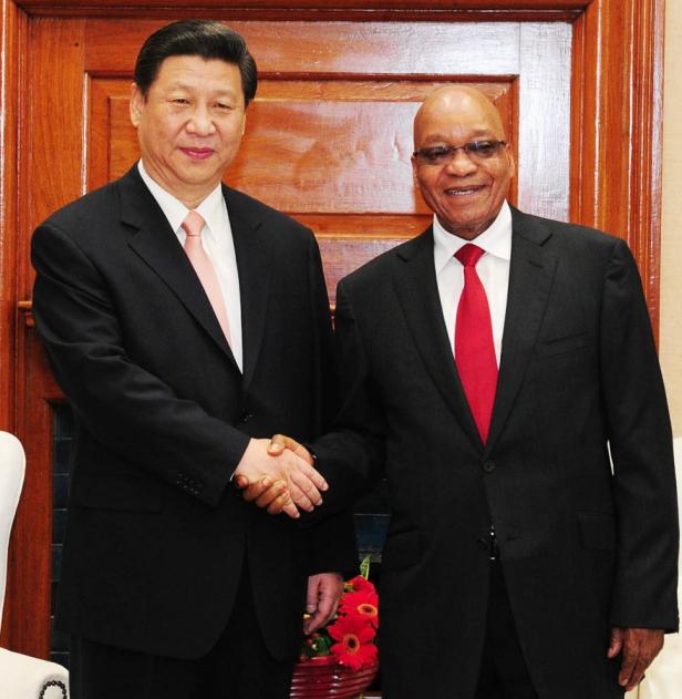 Chinas Präsident Xi Jinping (l) und Jacob Zuma (r)