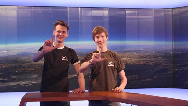 Die jungen Filmer im ZiB-Studio Lechz statt ächz - der Beginn eines ver-rückten Filmprojekts