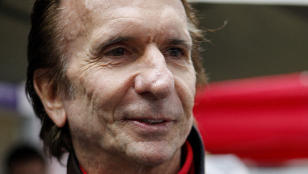 Nahaufnahme des lächelnden Gesichts von Jackie Stewart.