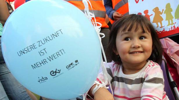 Protestlärm für bessere Bildung im Kindergarten