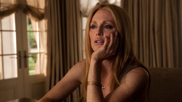 Julianne Moore in einer nachdenklichen Pose.