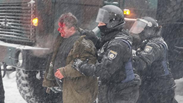 Kiewer Polizei räumt Protestlager vor Parlament