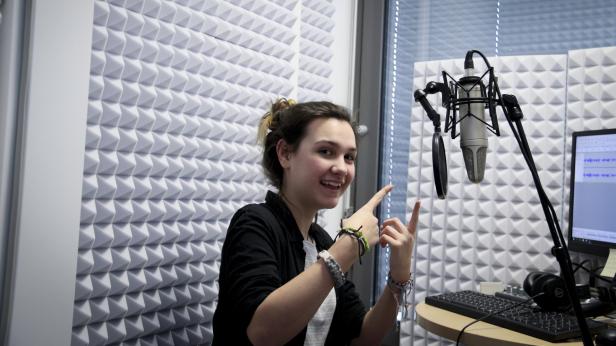 Teenager machen Zeitung: BHAK-Baden bekam Einblick in das Journalistenleben