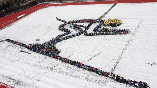 Skigymnasium: Weltrekord im "Herminating"