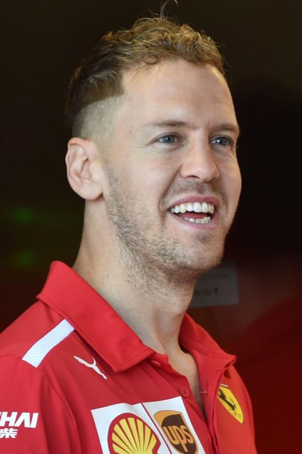 Das Netz lacht über die neue Frisur von Sebastian Vettel ...