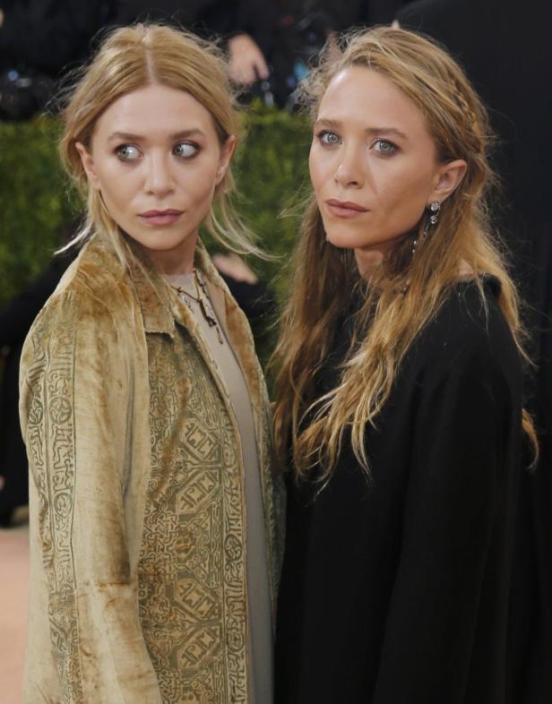 Mary-Kate and Ashley Olsen arrive at the Met Gala