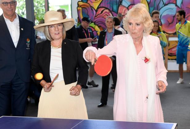 Camilla spielt Tischtennis: Australien-Besuch der Brit-Royals