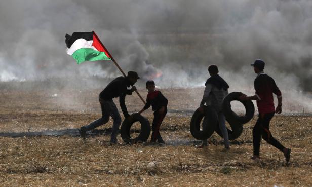 Brennende Autoreifen: Neue massive Gaza-Proteste