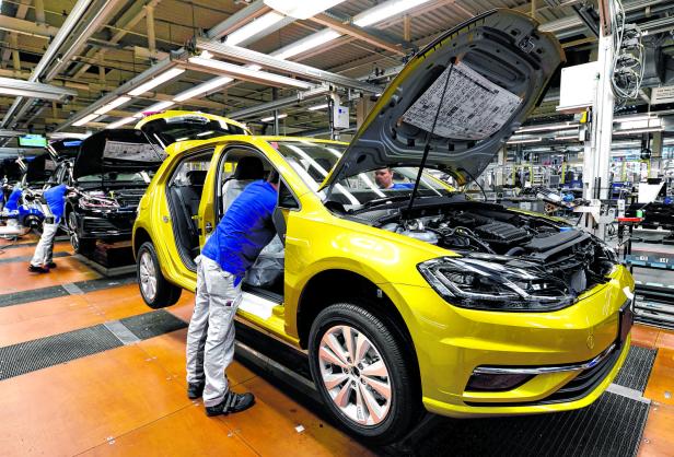 Abgaskrimi: Für VW regnet es gelbe Karten - es steht 20:1 für Kläger