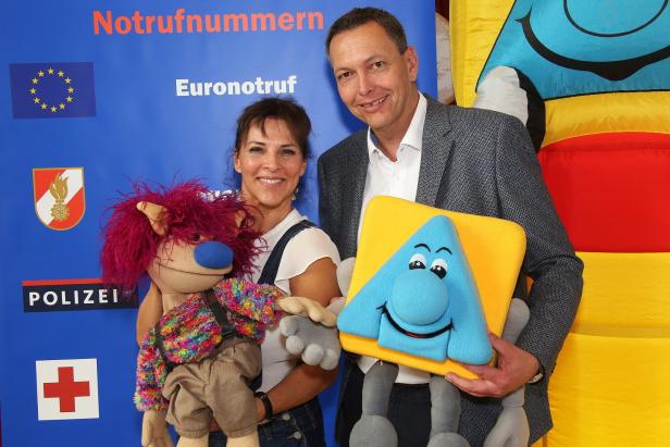 Sabine Petzl mit  Buki und Bürgermeister Klaus Höllerl  