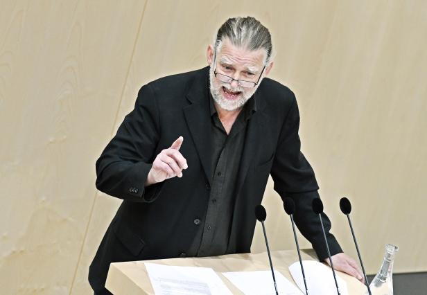Polit-Besetzung: Vizekanzler Strache verspricht "Prüfung"