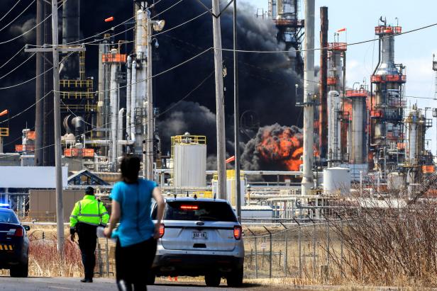 Mehrere Verletzte bei Explosion in US-Ölraffinerie