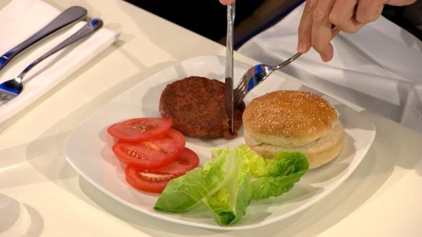 Weltweit erster Burger aus dem Labor verkostet